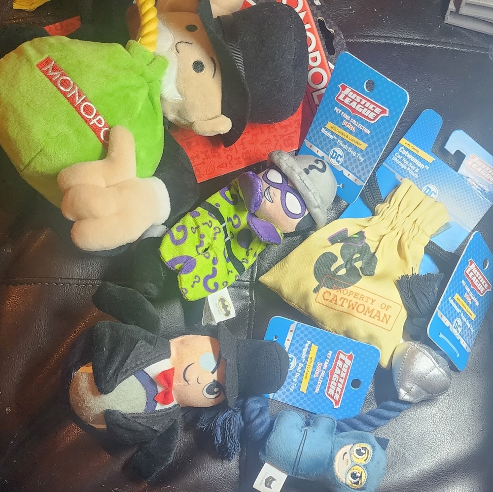 Dog/Cat toys lot mixed Monopoly/Batman - Picture 6 of 7